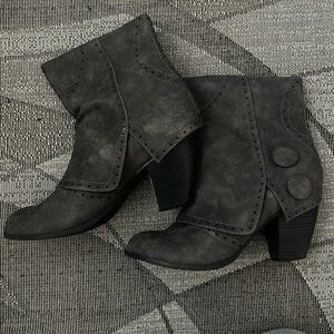 Not Rated brand grey boot